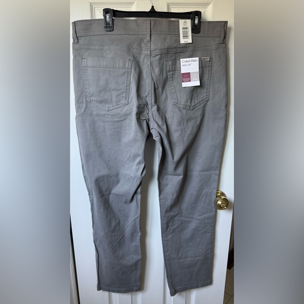 Calvin Klein Men’s Infinite Flex Cotton Pants Gray Size 38 x 30 New with Tags
